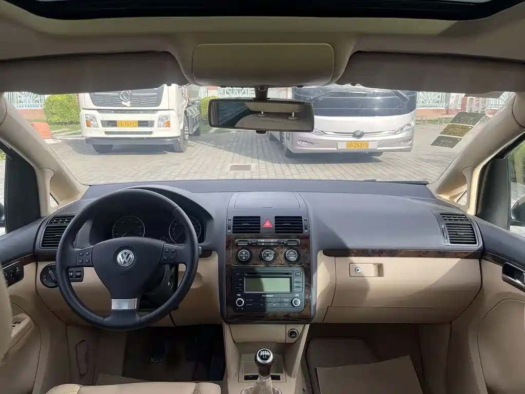 Volkswagen Touran — миниатюра 14