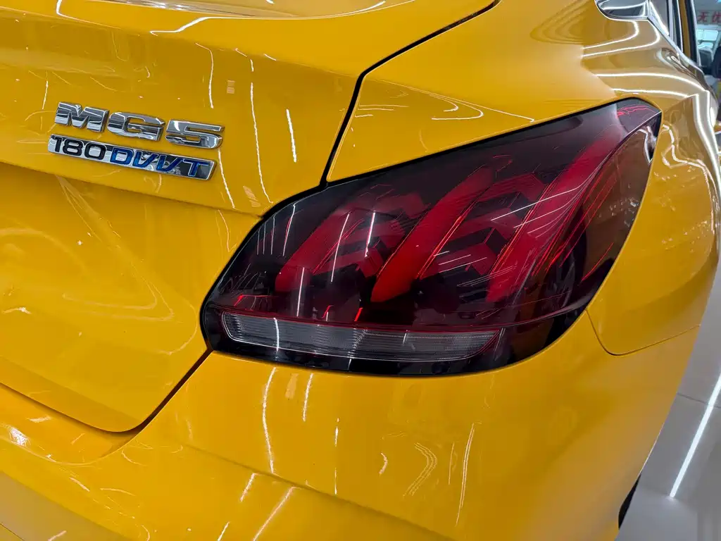 MG MG5 — миниатюра 12