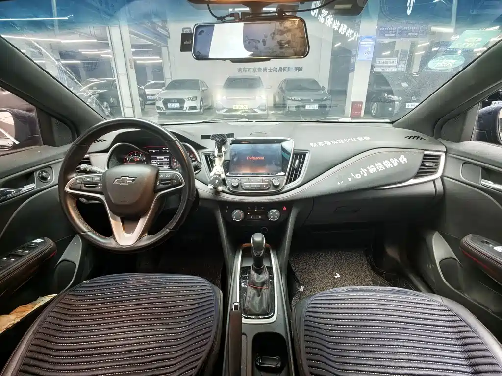 Chevrolet Monza — миниатюра 4