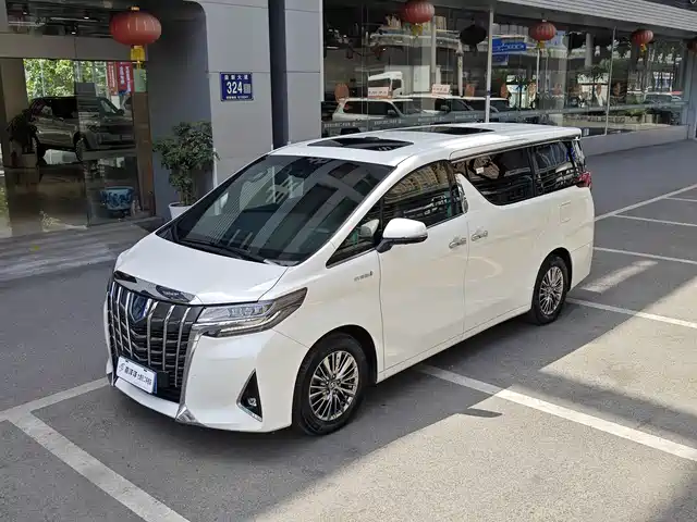 TOYOTA ELFA 2020