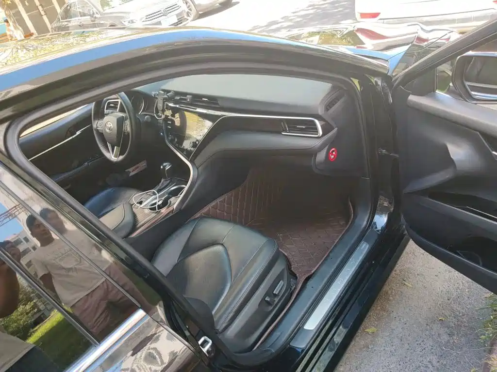 Toyota Camry — миниатюра 20