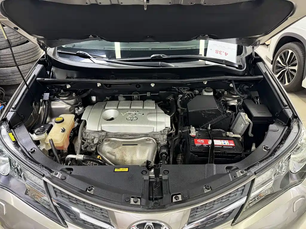 Toyota RAV4 — миниатюра 13