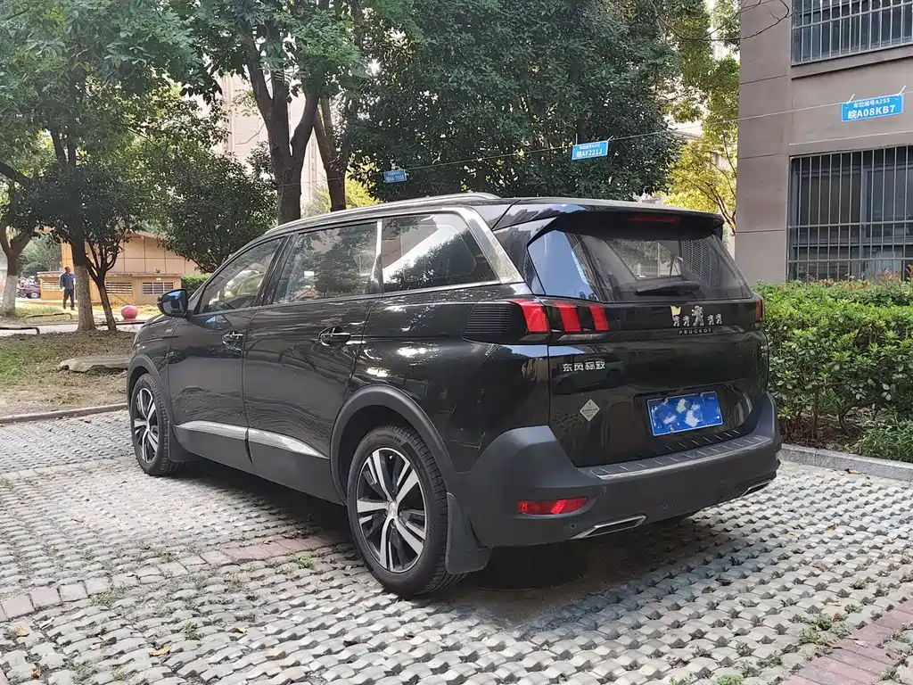 Peugeot 5008 — миниатюра 4