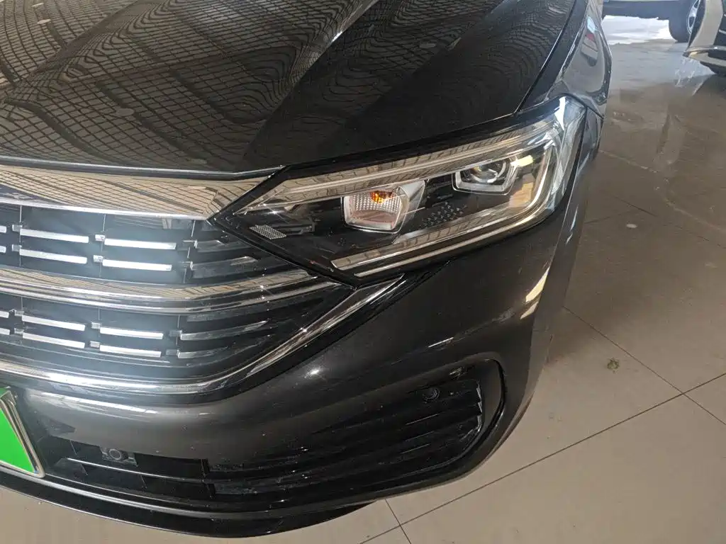 Volkswagen Sagitar — миниатюра 19