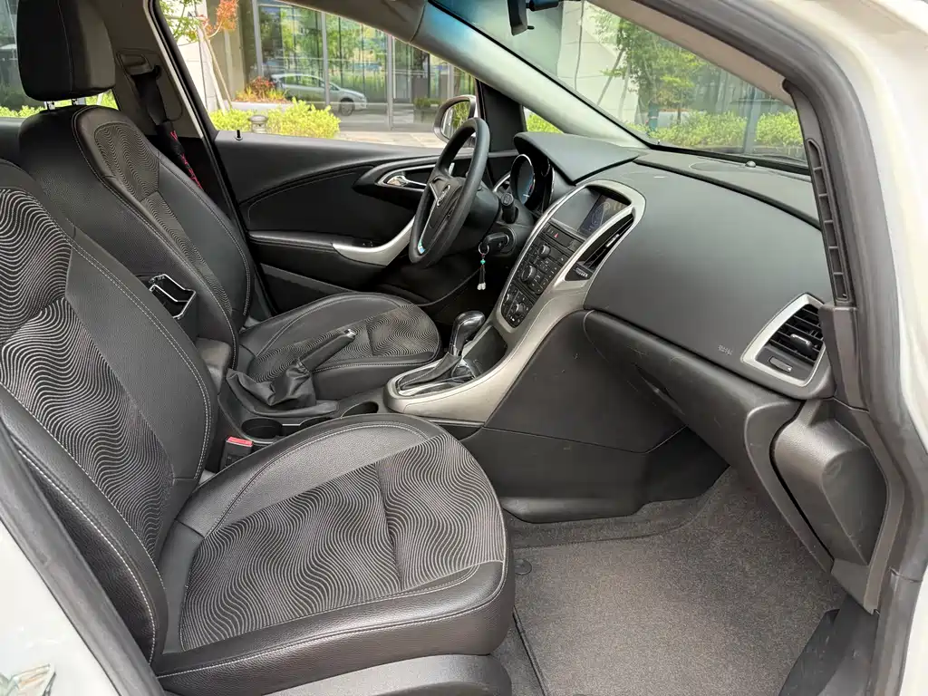 Buick Excelle 2012 XT 1.6L AT Fashion