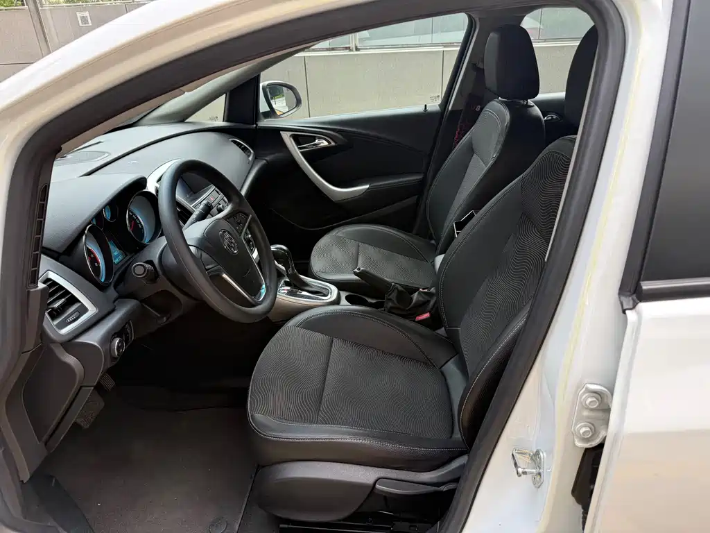 Buick Excelle 2012 XT 1.6L AT Fashion