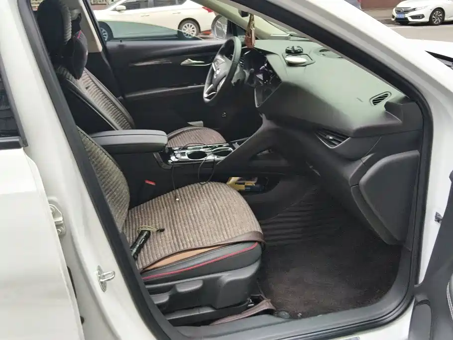 Buick Envision S — миниатюра 8