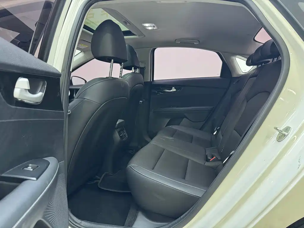 Kia K3 — миниатюра 7