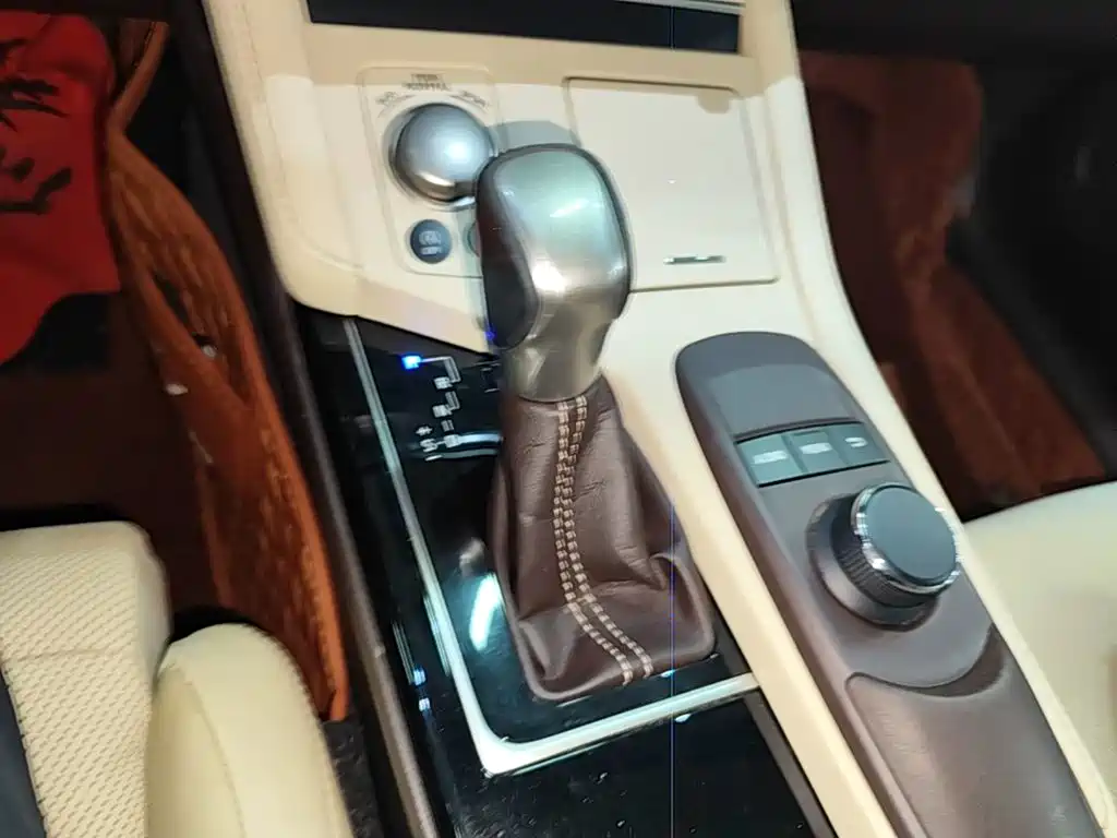 Lexus ES — миниатюра 14