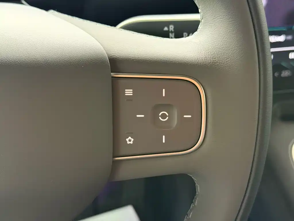 NIO ES6 — миниатюра 12