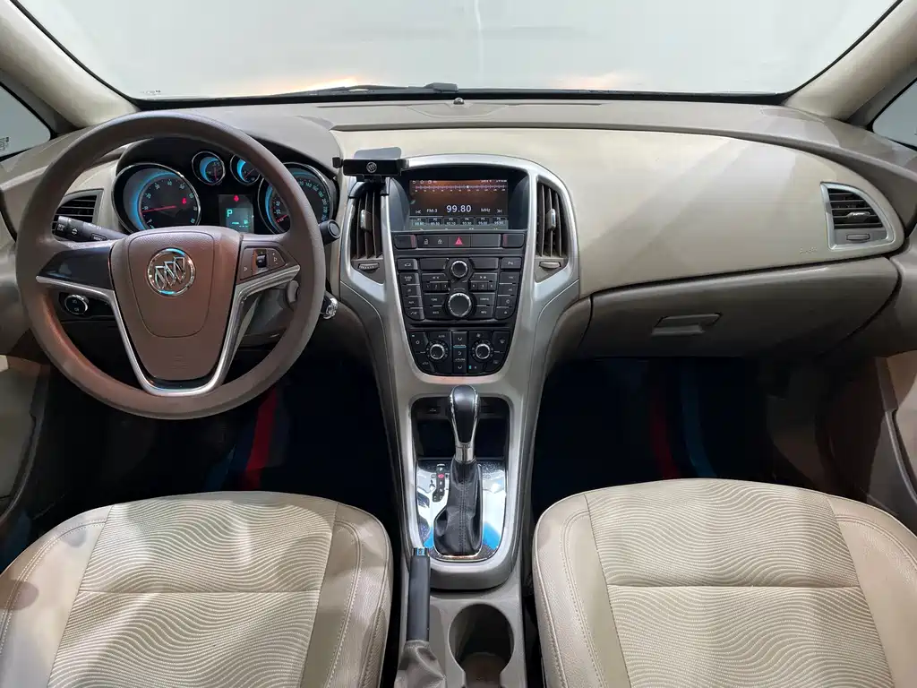 Buick Excelle — миниатюра 13