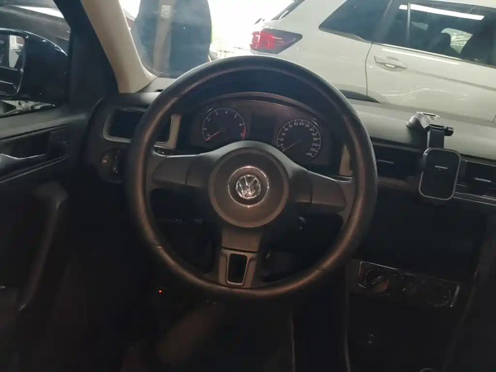 Volkswagen Santana — миниатюра 11