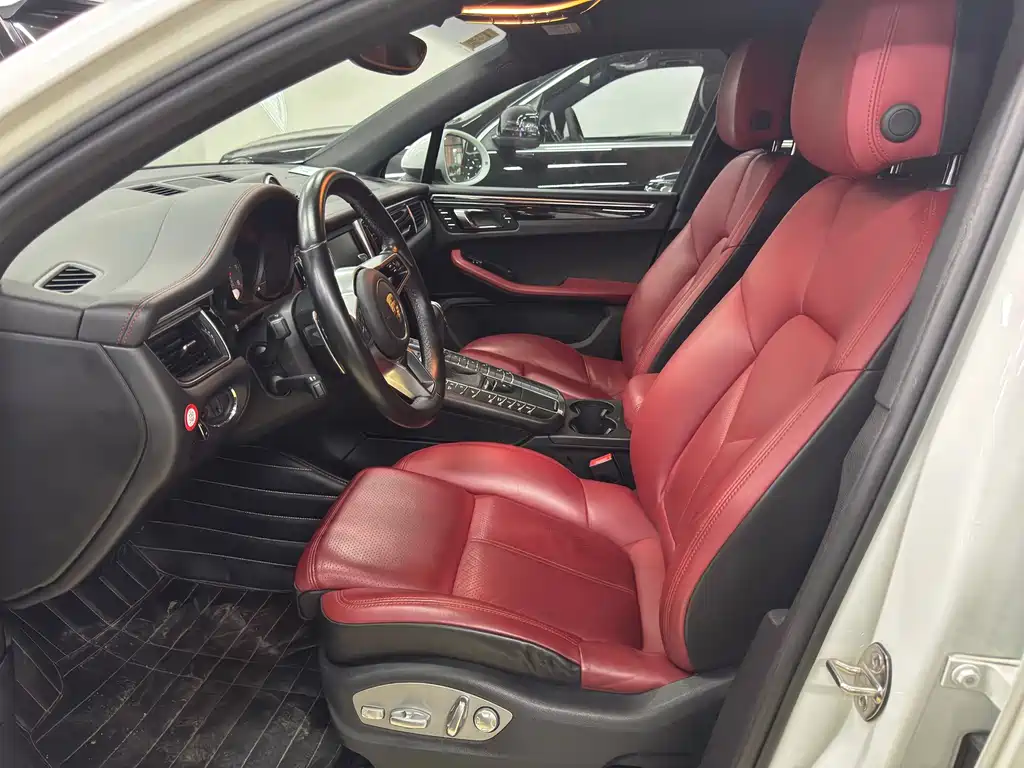 Porsche Macan — миниатюра 6