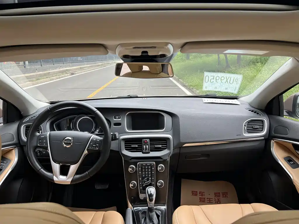 Volvo V40 — миниатюра 5