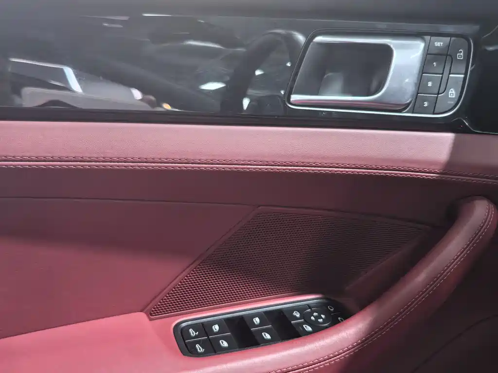 Porsche Panamera — миниатюра 10