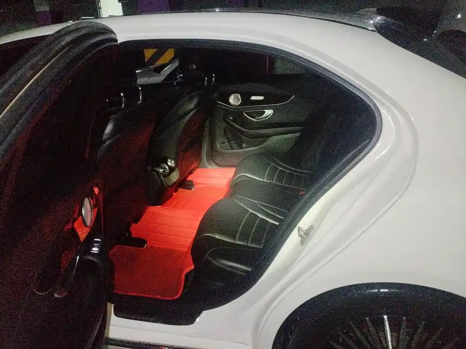 Mercedes-Benz C-Class — миниатюра 11
