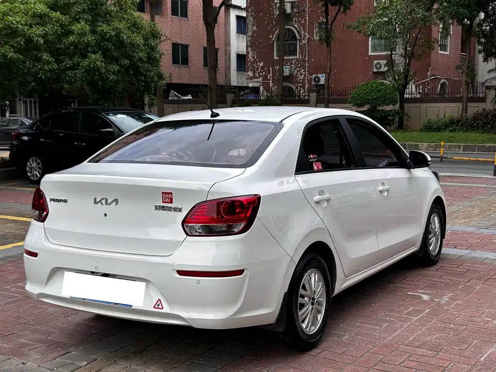 Kia Huanchi — миниатюра 6