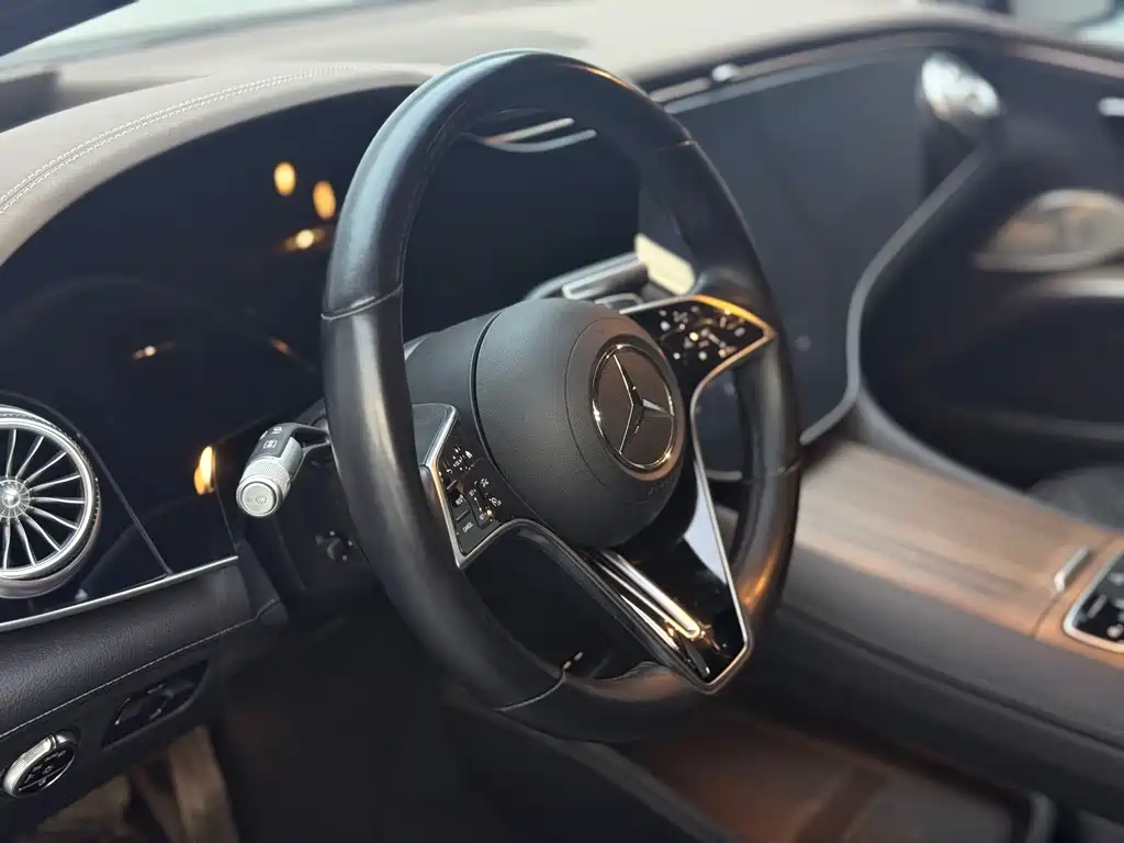 Mercedes-Benz EQS — миниатюра 9
