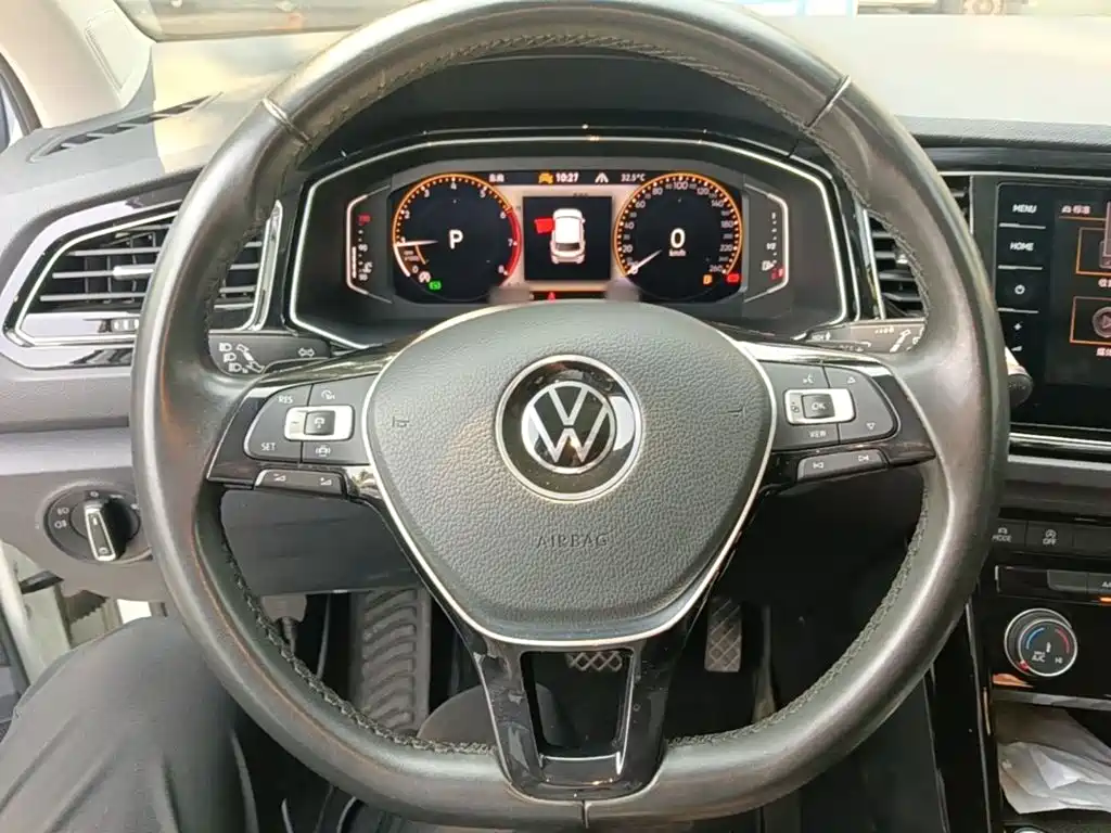 Volkswagen T-Roc — миниатюра 11