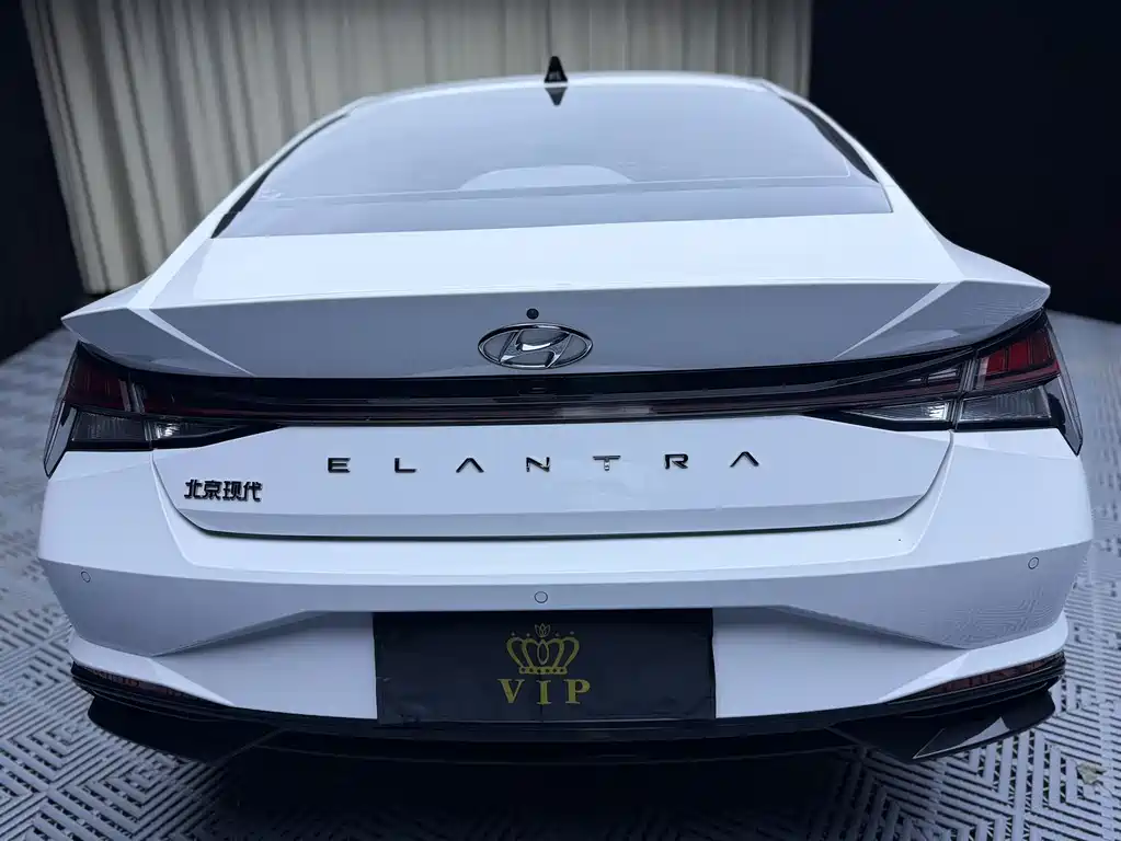 Hyundai Elantra — миниатюра 8