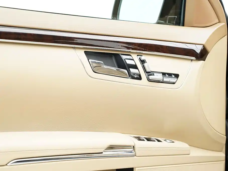 Mercedes-Benz S-Class — миниатюра 13