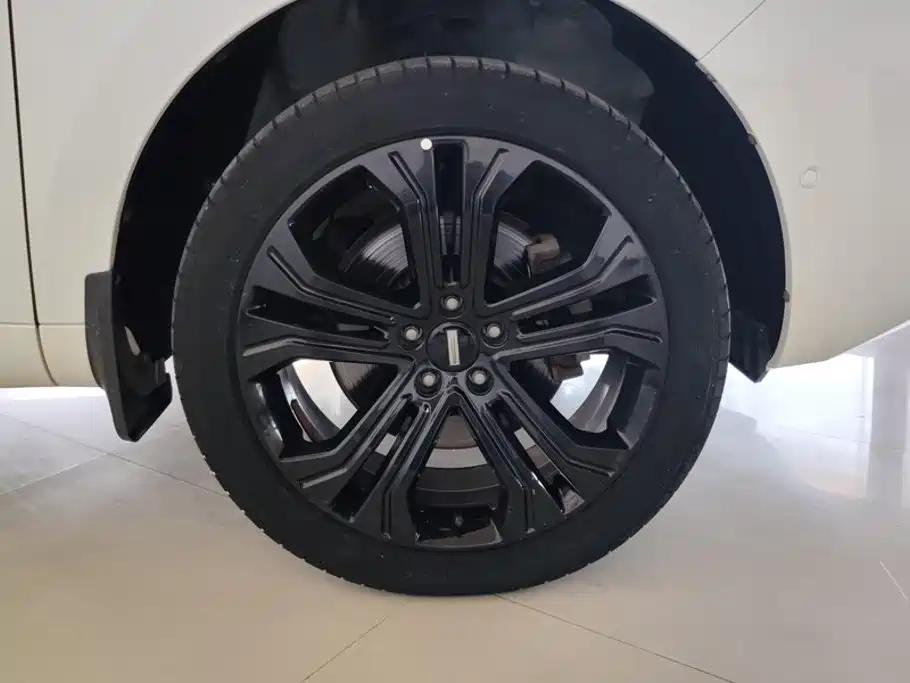 Wey Wey VV5 — миниатюра 6