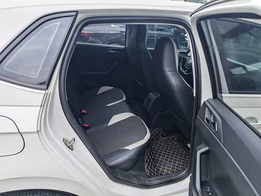Volkswagen Polo — миниатюра 4