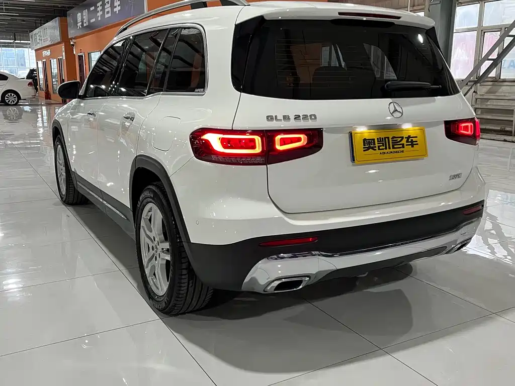 Mercedes-Benz GLB — миниатюра 6
