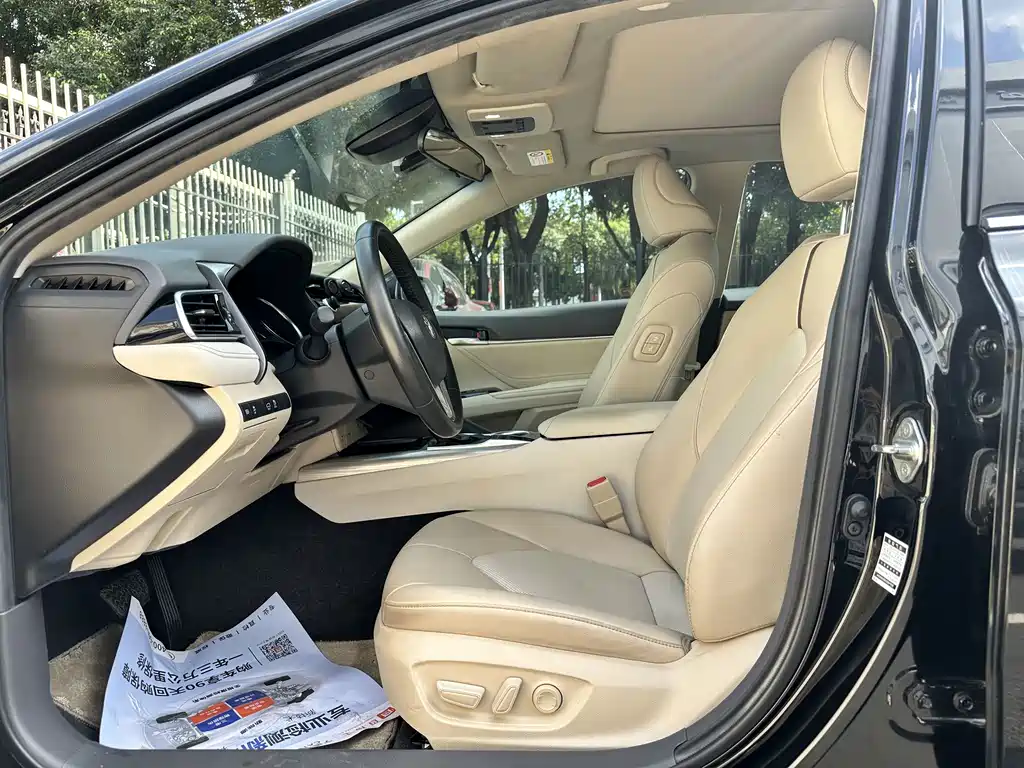 Toyota Camry — миниатюра 4