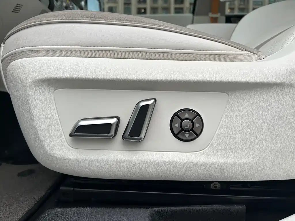 TANK CO CREATION TANK 300