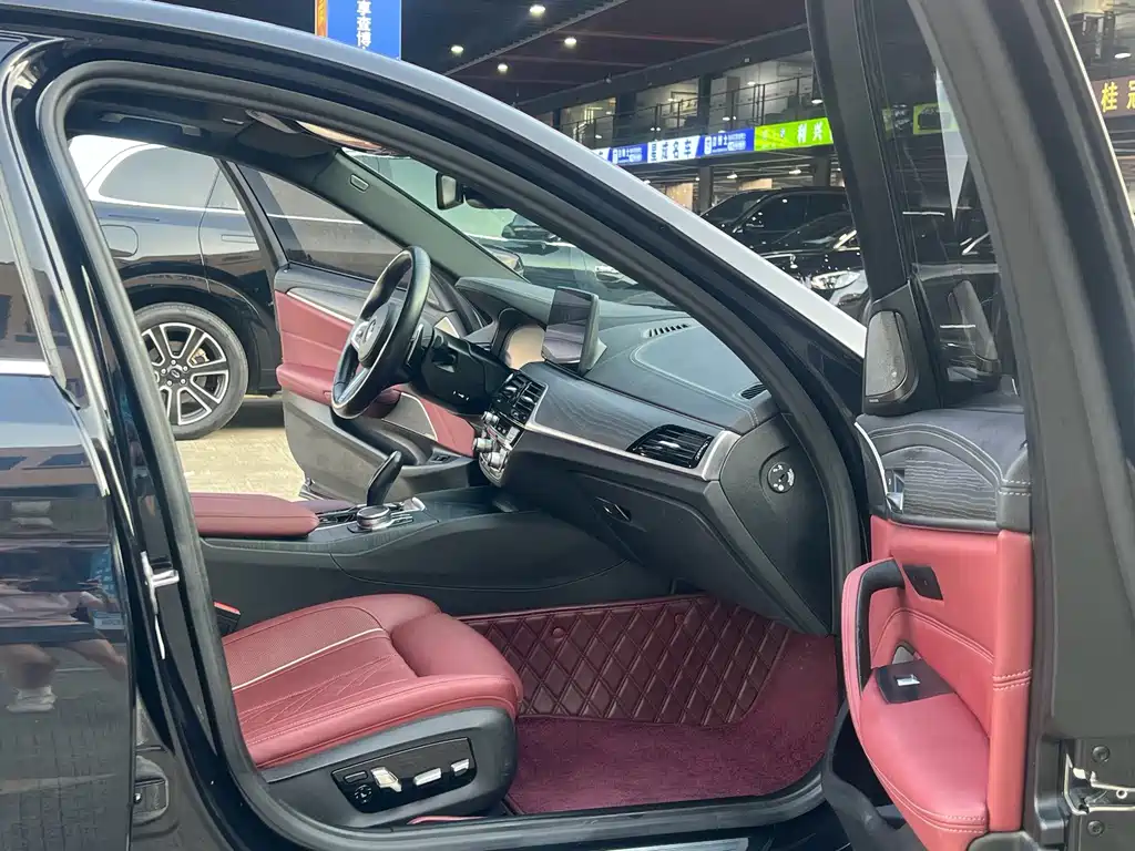 BMW 5 Series — миниатюра 7