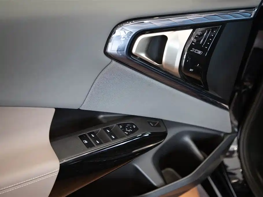 BMW X3 — миниатюра 12