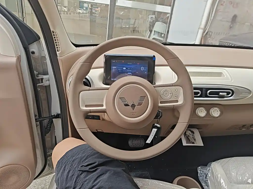 Wuling MINIEV — миниатюра 11