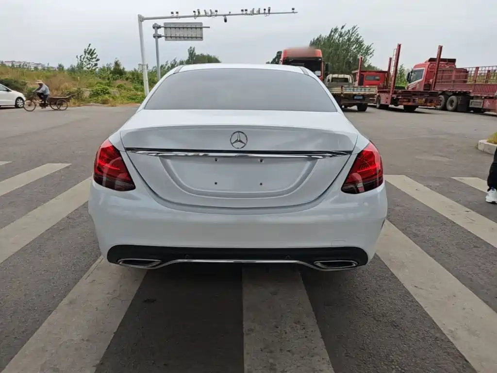 Mercedes-Benz C-Class — миниатюра 6