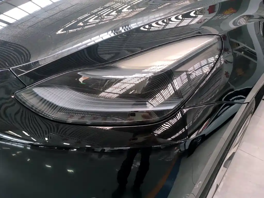 Tesla Model Y — миниатюра 24