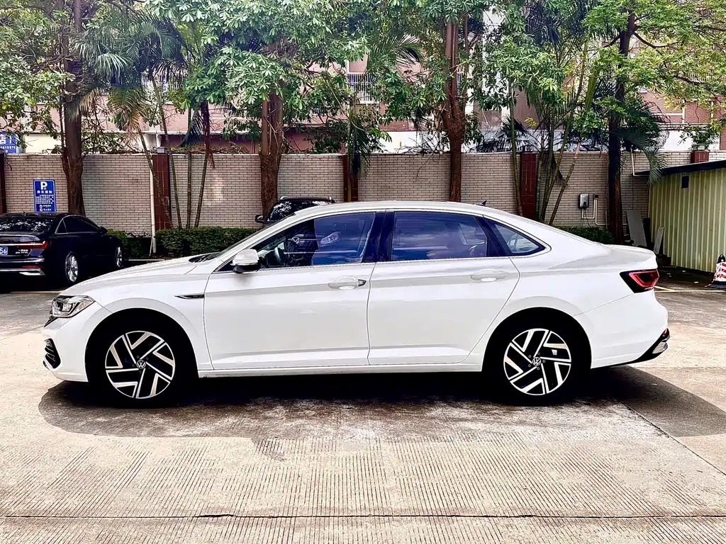 Volkswagen Sagitar — миниатюра 7