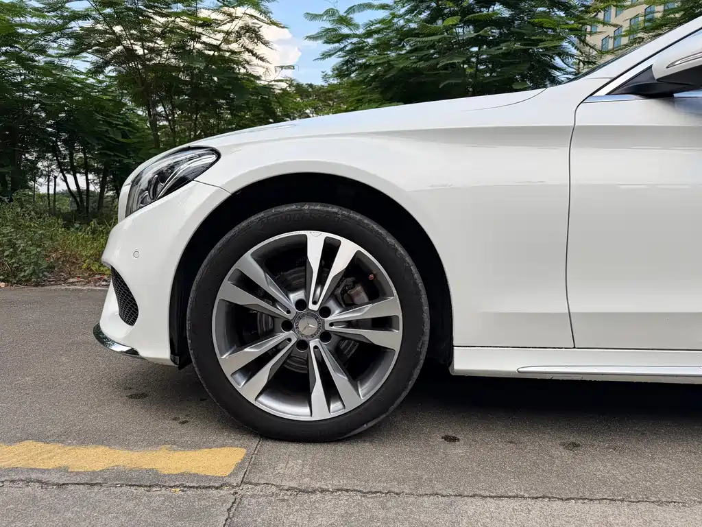 Mercedes-Benz C-Class — миниатюра 8