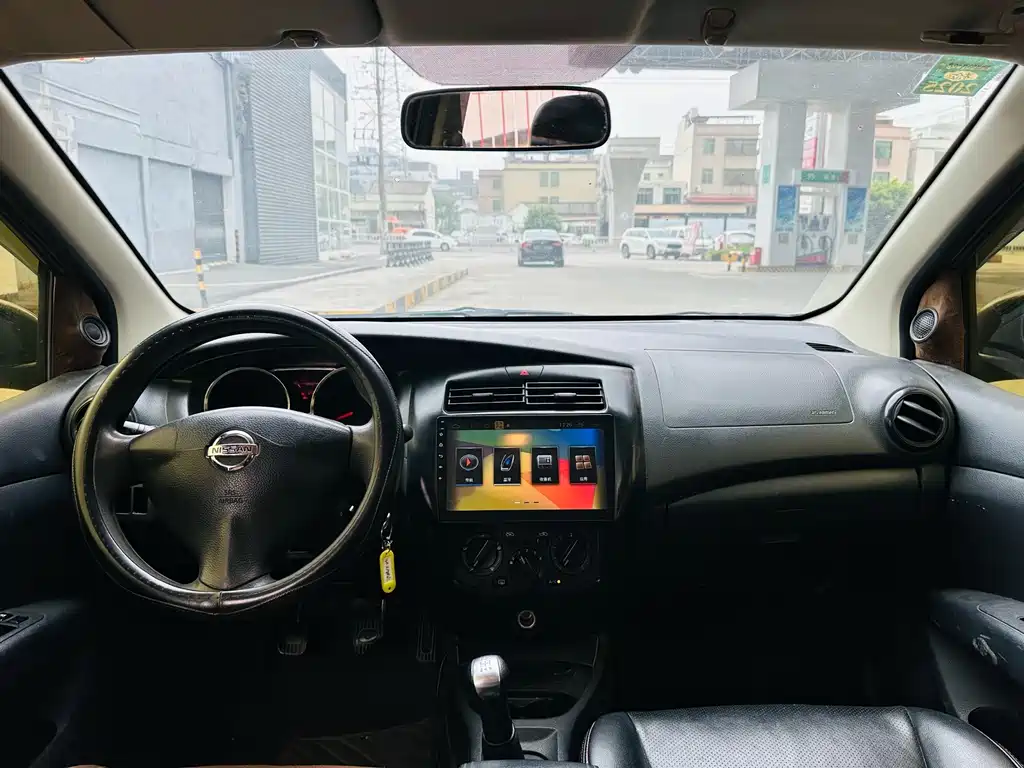 Nissan Livina — миниатюра 5