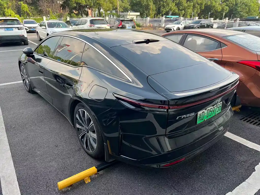Toyota bZ3X - фото 7