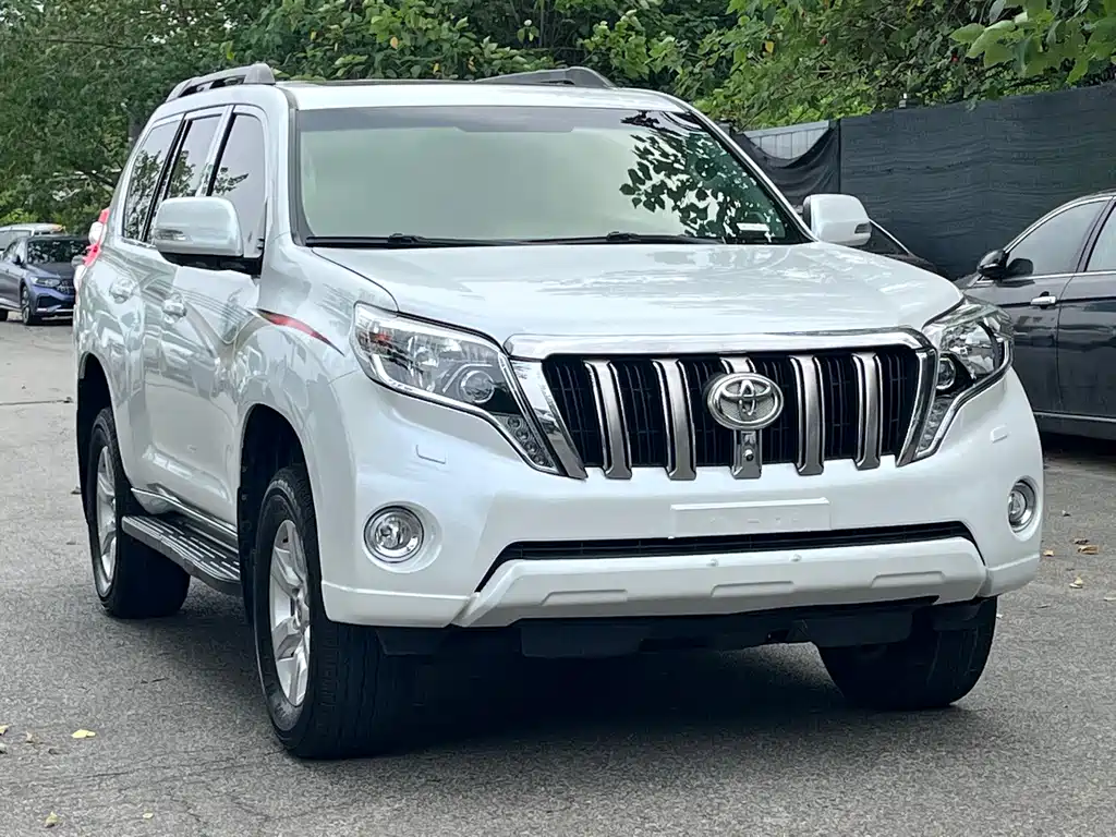 TOYOTA PRADO