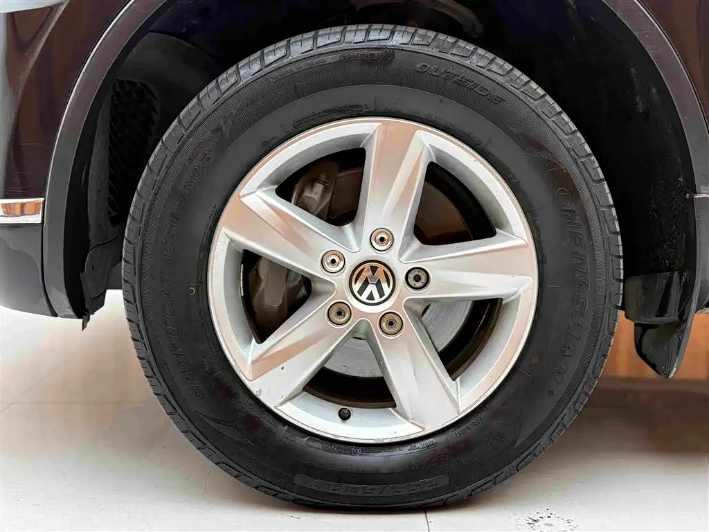 Volkswagen Touareg — миниатюра 15