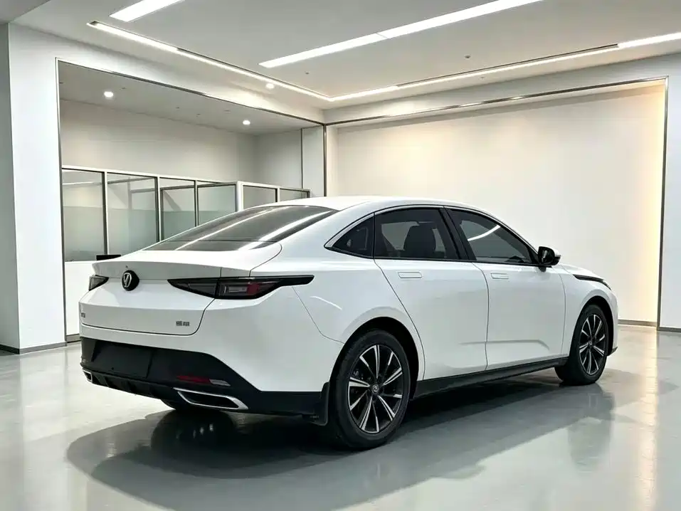 Changan Eado — миниатюра 7