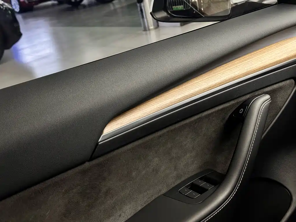 Tesla Model 3 — миниатюра 13