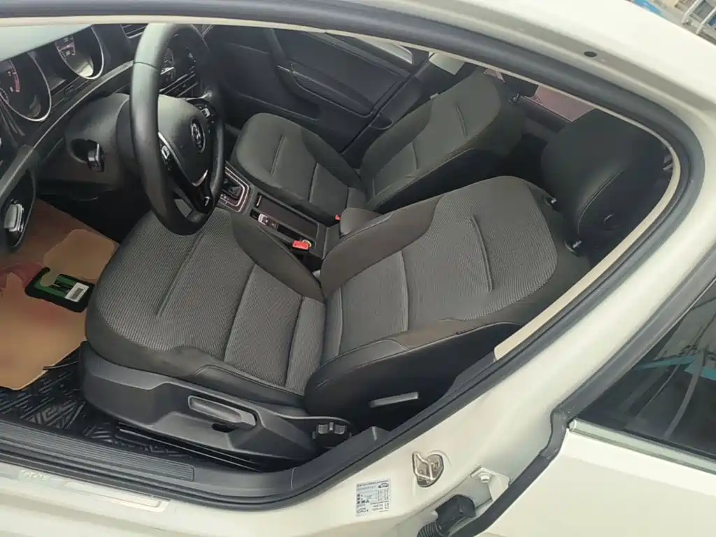 Volkswagen Golf — миниатюра 15