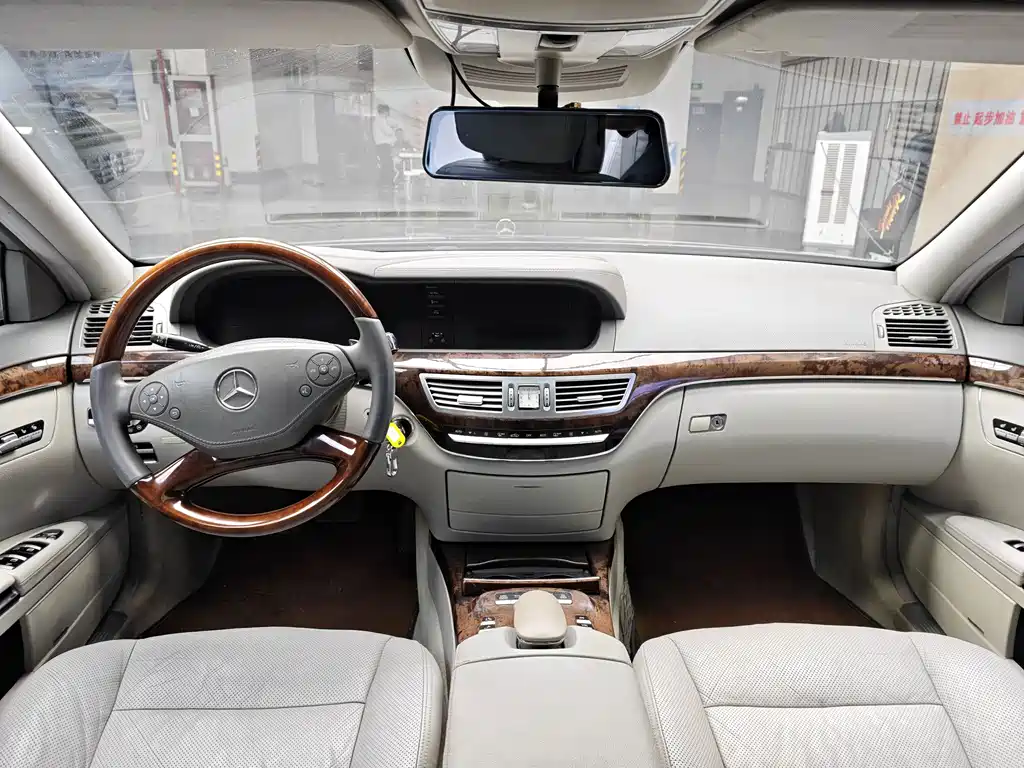 Mercedes-Benz S-Class — миниатюра 24