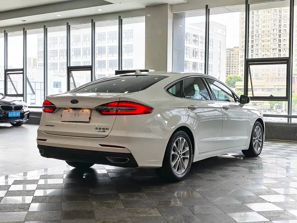 Ford Mondeo — миниатюра 14