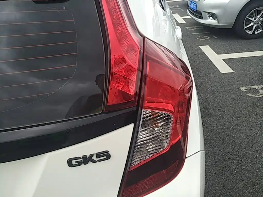Honda Fit — миниатюра 8