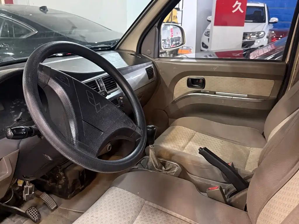 Wuling Rongguang — миниатюра 4