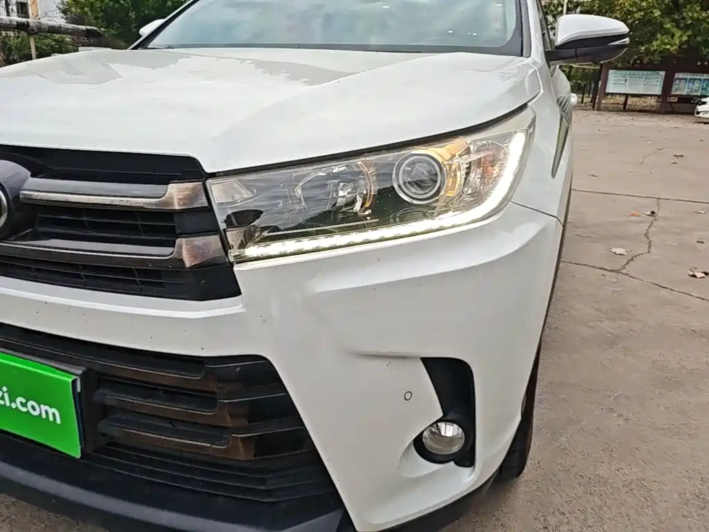 Toyota Highlander — миниатюра 24