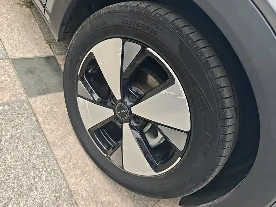 BYD Dolphin — миниатюра 6